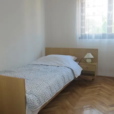 Apartment Razum *